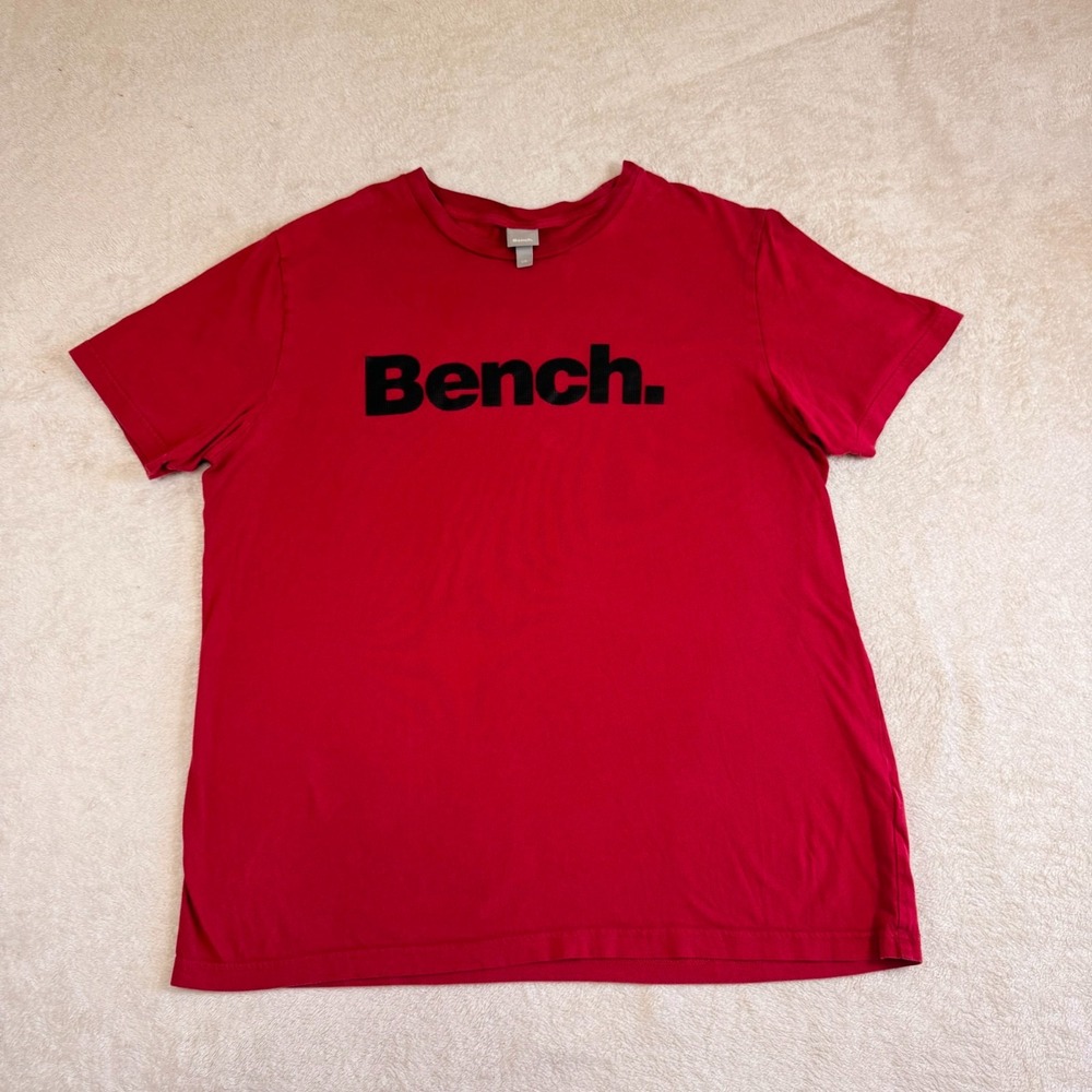 Bench Red Graphic Logo T-Shirt Men's Size ? Short Sleeve Crew Neck Casual Tee